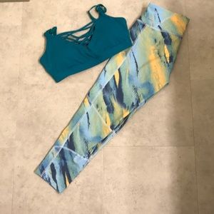 🌸Oakley workout pants🌸